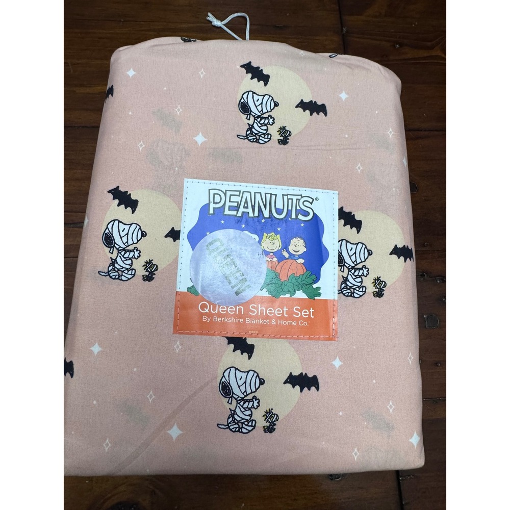 Peanuts Snoopy Mummy Halloween Queen Sheet Set Pink Berkshire Blanket 4pc New - Picture 1 of 4